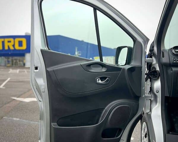 Рено Трафик, объемом двигателя 2 л и пробегом 167 тыс. км за 18900 $, фото 16 на Automoto.ua