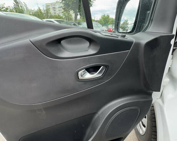 Рено Трафік, об'ємом двигуна 2 л та пробігом 211 тис. км за 18700 $, фото 16 на Automoto.ua