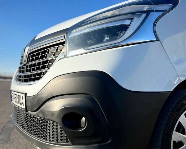 Рено Трафик, объемом двигателя 2 л и пробегом 186 тыс. км за 20500 $, фото 8 на Automoto.ua