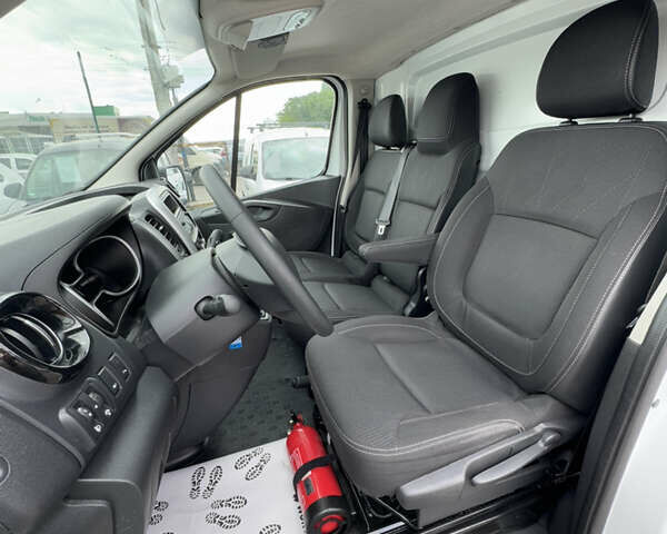 Рено Трафік, об'ємом двигуна 2 л та пробігом 211 тис. км за 18700 $, фото 15 на Automoto.ua