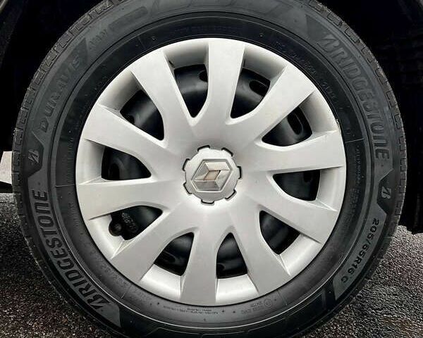 Рено Трафик, объемом двигателя 2 л и пробегом 167 тыс. км за 18900 $, фото 13 на Automoto.ua