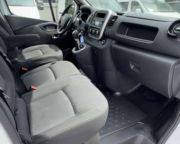 Рено Трафик, объемом двигателя 2 л и пробегом 194 тыс. км за 19200 $, фото 20 на Automoto.ua