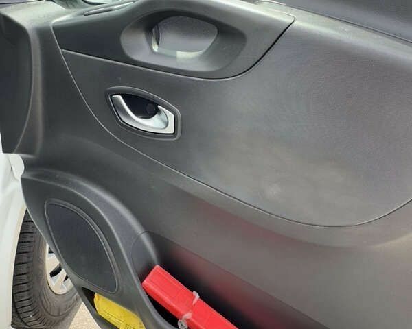 Рено Трафик, объемом двигателя 2 л и пробегом 194 тыс. км за 19200 $, фото 22 на Automoto.ua