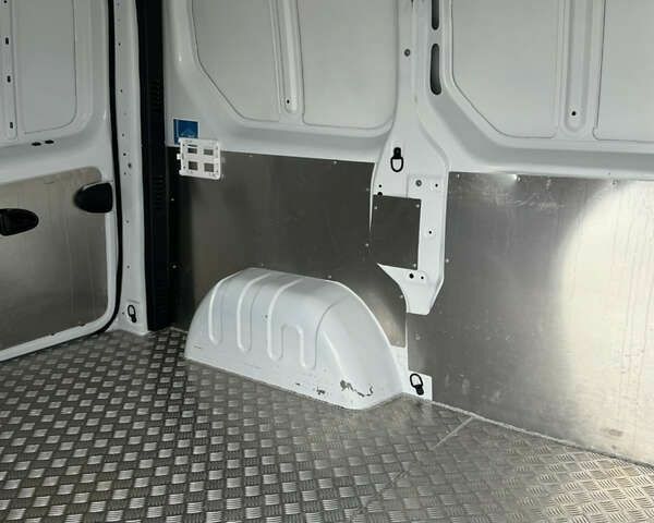 Рено Трафик, объемом двигателя 2 л и пробегом 250 тыс. км за 18500 $, фото 15 на Automoto.ua