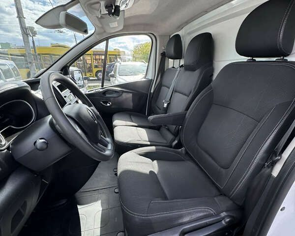 Рено Трафик, объемом двигателя 0 л и пробегом 242 тыс. км за 19500 $, фото 13 на Automoto.ua