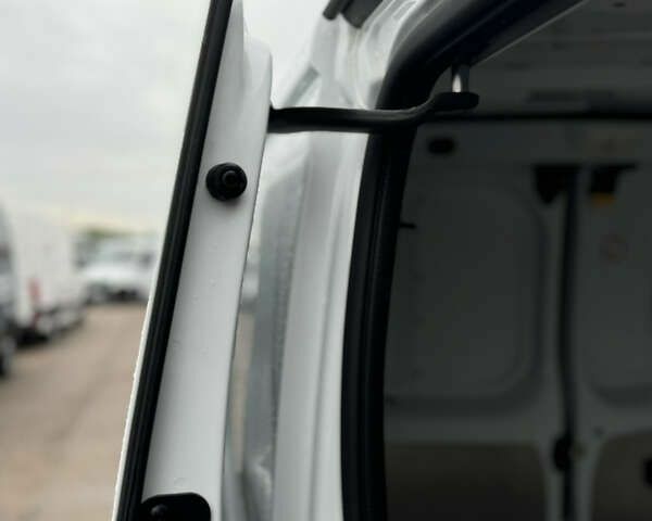 Рено Трафик, объемом двигателя 2 л и пробегом 250 тыс. км за 18500 $, фото 20 на Automoto.ua