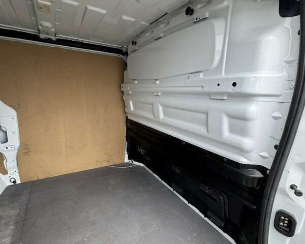 Рено Трафик, объемом двигателя 2 л и пробегом 187 тыс. км за 18500 $, фото 27 на Automoto.ua