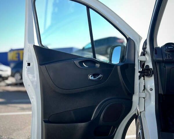 Рено Трафік, об'ємом двигуна 2 л та пробігом 186 тис. км за 17750 $, фото 16 на Automoto.ua