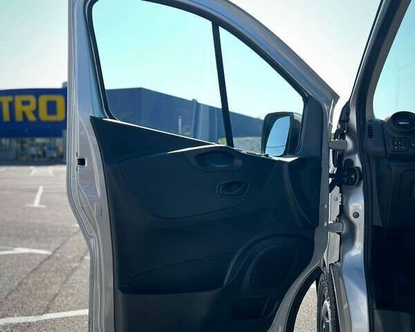 Рено Трафик, объемом двигателя 2 л и пробегом 181 тыс. км за 20500 $, фото 15 на Automoto.ua