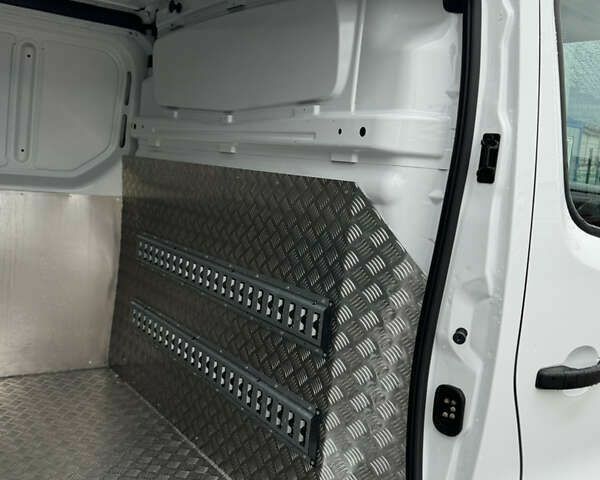 Рено Трафик, объемом двигателя 2 л и пробегом 250 тыс. км за 18500 $, фото 14 на Automoto.ua