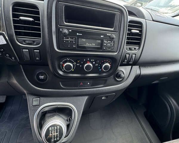 Рено Трафик, объемом двигателя 0 л и пробегом 242 тыс. км за 19900 $, фото 15 на Automoto.ua