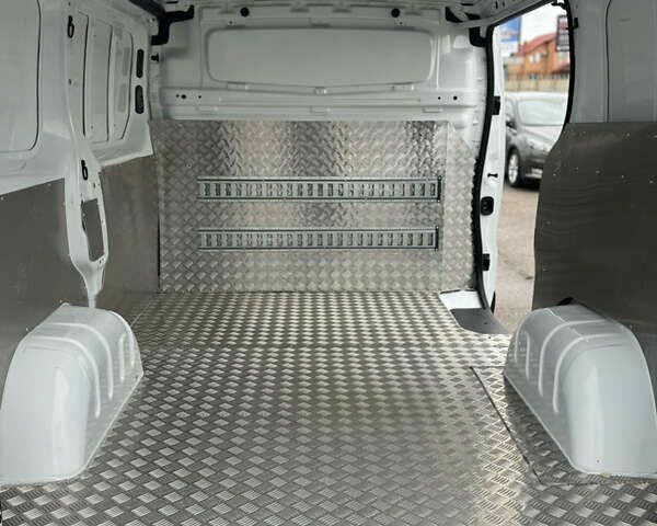 Рено Трафик, объемом двигателя 2 л и пробегом 250 тыс. км за 18500 $, фото 21 на Automoto.ua