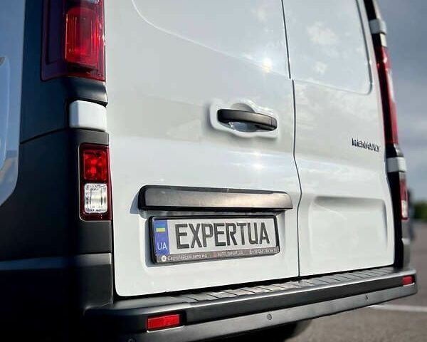 Рено Трафик, объемом двигателя 2 л и пробегом 170 тыс. км за 20200 $, фото 11 на Automoto.ua