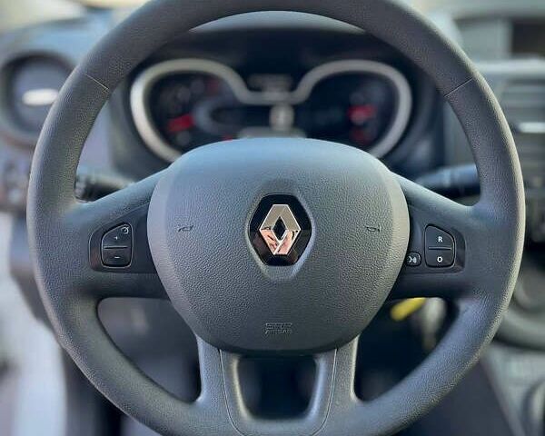 Рено Трафик, объемом двигателя 2 л и пробегом 170 тыс. км за 20200 $, фото 22 на Automoto.ua