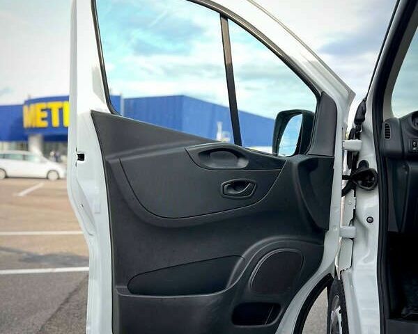 Рено Трафик, объемом двигателя 2 л и пробегом 170 тыс. км за 20200 $, фото 17 на Automoto.ua