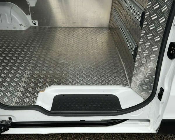 Рено Трафик, объемом двигателя 2 л и пробегом 250 тыс. км за 18500 $, фото 13 на Automoto.ua