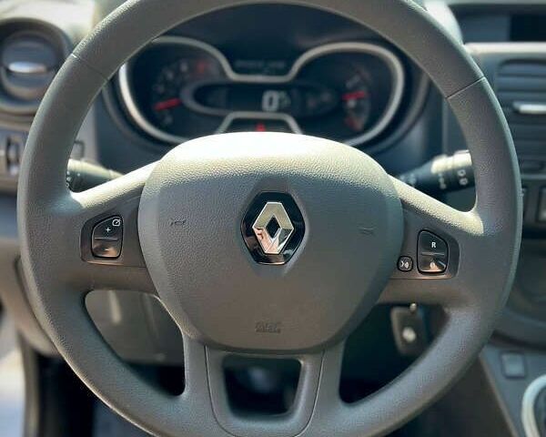 Рено Трафик, объемом двигателя 2 л и пробегом 181 тыс. км за 20500 $, фото 20 на Automoto.ua