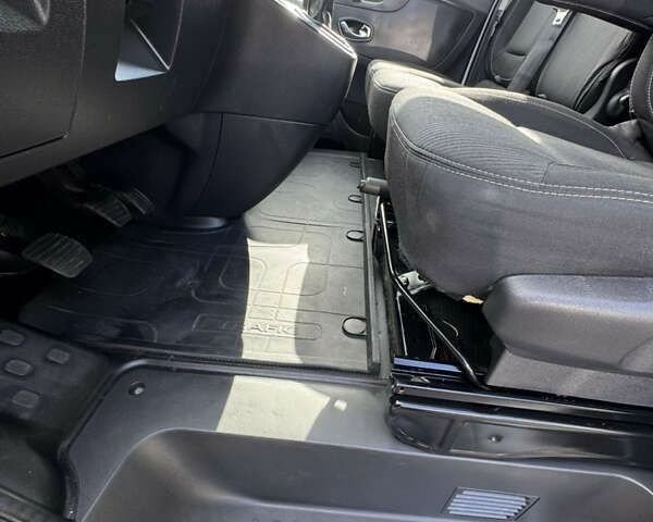 Рено Трафик, объемом двигателя 0 л и пробегом 242 тыс. км за 19900 $, фото 14 на Automoto.ua