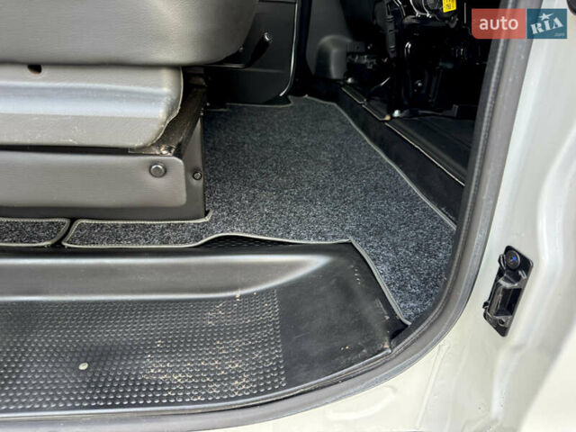 Рено Трафик, объемом двигателя 2 л и пробегом 117 тыс. км за 26999 $, фото 32 на Automoto.ua