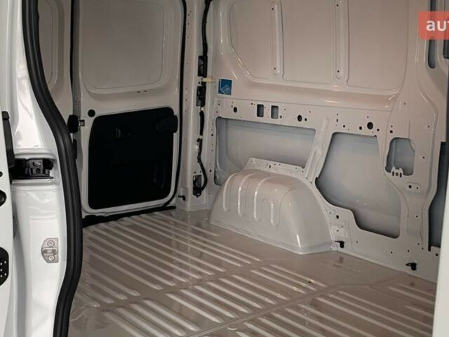 Рено Трафик, объемом двигателя 2 л и пробегом 0 тыс. км за 34459 $, фото 18 на Automoto.ua