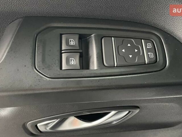 Рено Трафик, объемом двигателя 2 л и пробегом 0 тыс. км за 34459 $, фото 6 на Automoto.ua