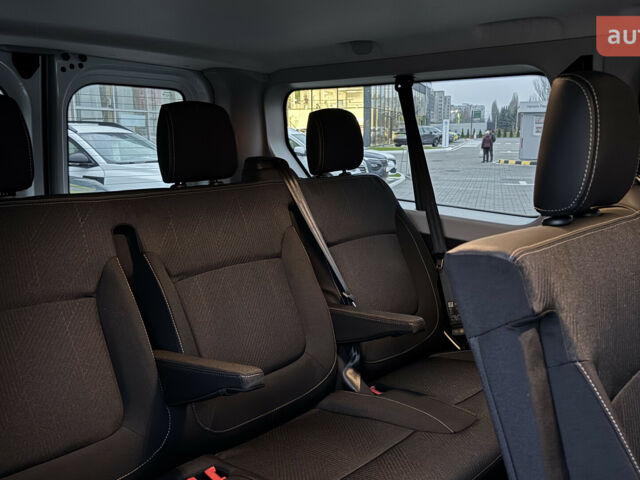 Рено Трафик, объемом двигателя 2 л и пробегом 0 тыс. км за 40327 $, фото 23 на Automoto.ua