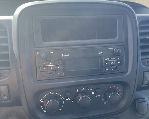 Рено Трафик, объемом двигателя 0 л и пробегом 1000 тыс. км за 15000 $, фото 29 на Automoto.ua