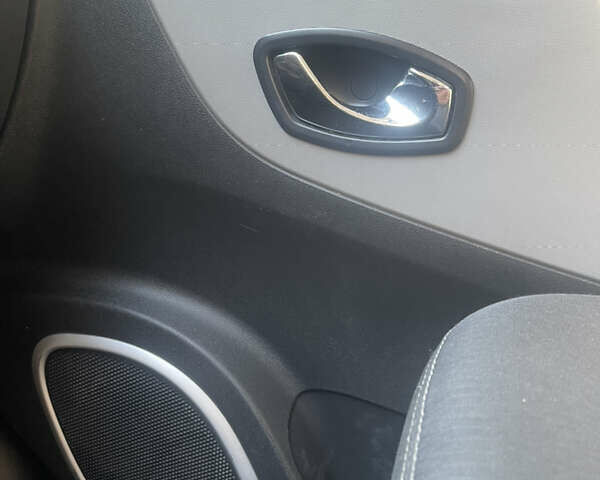 Рено Трафик, объемом двигателя 0 л и пробегом 1000 тыс. км за 15000 $, фото 15 на Automoto.ua