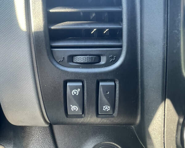 Рено Трафик, объемом двигателя 0 л и пробегом 1000 тыс. км за 15000 $, фото 19 на Automoto.ua