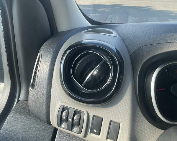 Рено Трафик, объемом двигателя 0 л и пробегом 1000 тыс. км за 15000 $, фото 21 на Automoto.ua