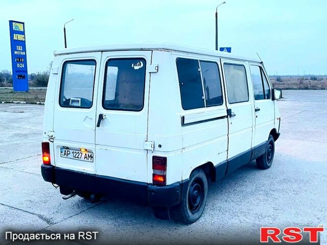 Рено Трафик, объемом двигателя 2 л и пробегом 299 тыс. км за 1150 $, фото 2 на Automoto.ua