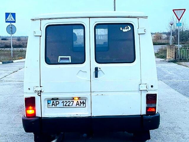 Рено Трафик, объемом двигателя 2 л и пробегом 299 тыс. км за 1150 $, фото 5 на Automoto.ua