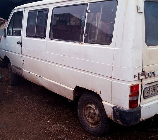 Рено Трафік, об'ємом двигуна 2.1 л та пробігом 0 тис. км за 590 $, фото 1 на Automoto.ua