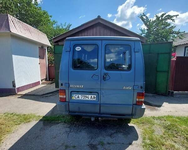 Рено Трафик, объемом двигателя 2.5 л и пробегом 145 тыс. км за 5000 $, фото 1 на Automoto.ua