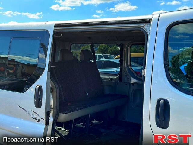 Рено Трафик 2003 в Харькове на Automoto.ua Рено Трафик, объемом двигателя 1.9 л и пробегом 400 тыс. км за 3899 $, фото 5 на Automoto.ua