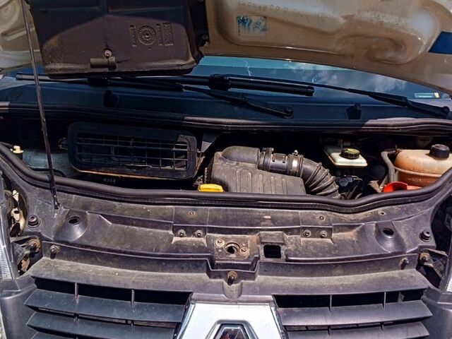 Рено Трафик, объемом двигателя 2 л и пробегом 342 тыс. км за 6700 $, фото 10 на Automoto.ua