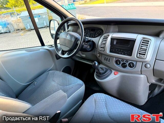 Рено Трафик, объемом двигателя 2 л и пробегом 178 тыс. км за 7800 $, фото 4 на Automoto.ua