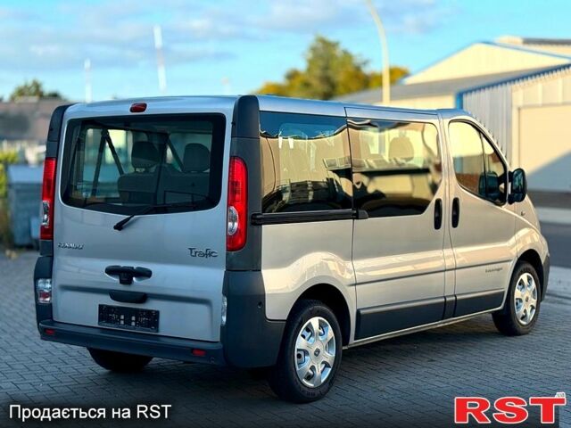 Рено Трафик, объемом двигателя 2 л и пробегом 178 тыс. км за 7800 $, фото 2 на Automoto.ua