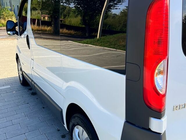 Рено Трафик, объемом двигателя 2.2 л и пробегом 342 тыс. км за 13600 $, фото 4 на Automoto.ua