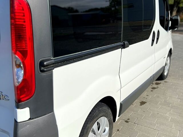 Рено Трафик, объемом двигателя 2.2 л и пробегом 342 тыс. км за 13600 $, фото 5 на Automoto.ua