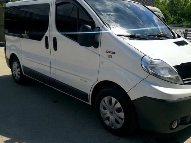 Рено Трафик, объемом двигателя 2.2 л и пробегом 342 тыс. км за 13600 $, фото 1 на Automoto.ua