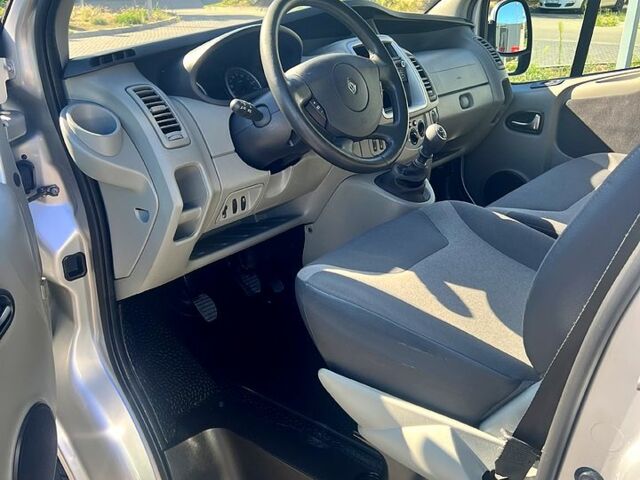 Рено Трафік, об'ємом двигуна 2 л та пробігом 257 тис. км за 15700 $, фото 6 на Automoto.ua