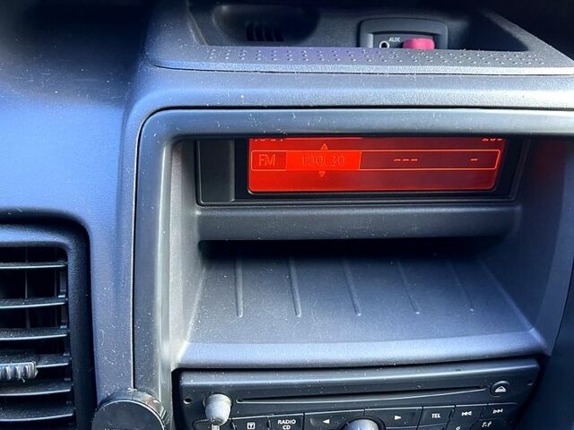 Рено Трафик, объемом двигателя 2.2 л и пробегом 342 тыс. км за 13600 $, фото 12 на Automoto.ua