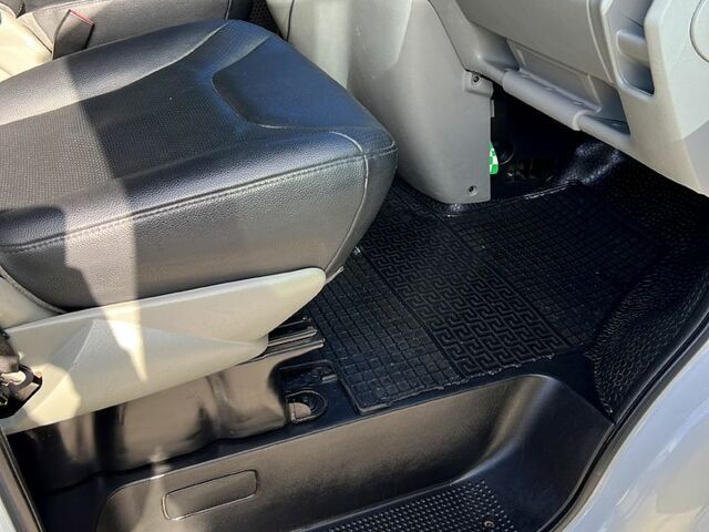 Рено Трафик, объемом двигателя 2.2 л и пробегом 342 тыс. км за 13600 $, фото 2 на Automoto.ua