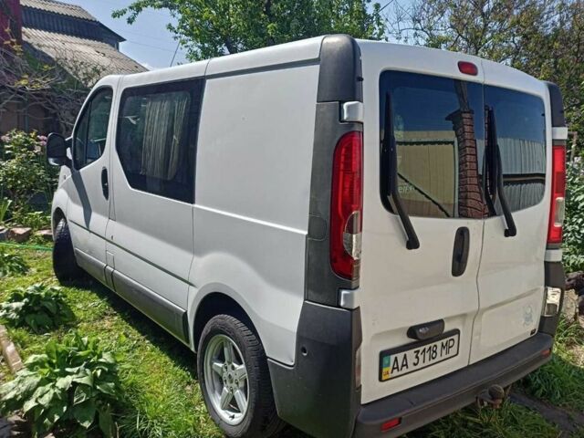 Белый Рено Трафик пасс., объемом двигателя 0 л и пробегом 292 тыс. км за 9500 $, фото 1 на Automoto.ua
