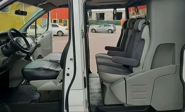 Белый Рено Трафик пасс., объемом двигателя 2 л и пробегом 90 тыс. км за 2400 $, фото 9 на Automoto.ua