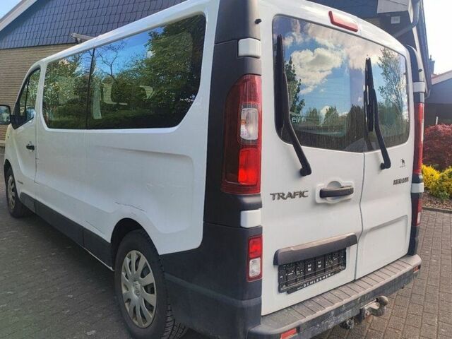 Білий Рено Трафік пас., об'ємом двигуна 2.9 л та пробігом 127 тис. км за 8000 $, фото 8 на Automoto.ua