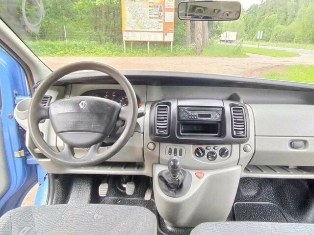 Синий Рено Трафик пасс., объемом двигателя 1.9 л и пробегом 165 тыс. км за 1700 $, фото 7 на Automoto.ua