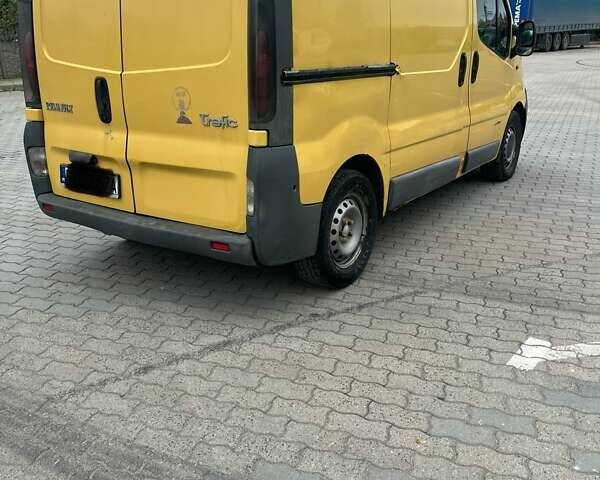 Жовтий Рено Трафік, об'ємом двигуна 1.9 л та пробігом 400 тис. км за 2700 $, фото 4 на Automoto.ua