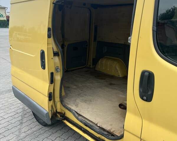 Жовтий Рено Трафік, об'ємом двигуна 1.9 л та пробігом 400 тис. км за 2700 $, фото 2 на Automoto.ua